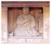 木造弘法大師坐像