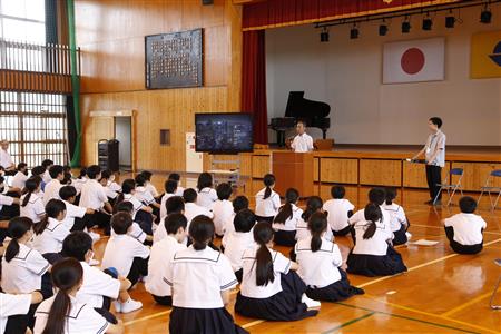 湯前まんが美術館の中村館長